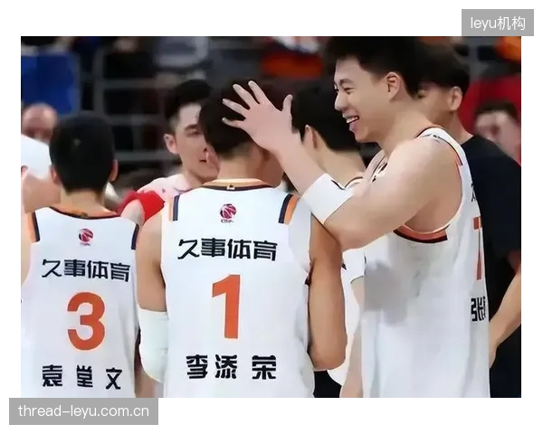 核心球员的伤病成为总决赛最大变数，考验上海与广厦两队的阵容深度。